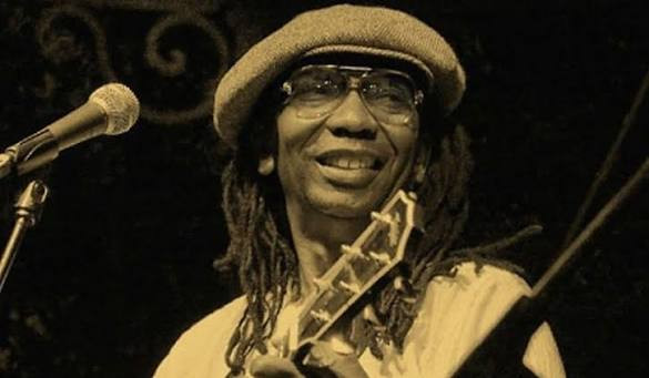 Sir Wicknell Chivhayo’s Tragic Death Shakes Zimbabwe as Zimbabwean mbira and Chimurenga legend, Gwenyambira Thomas ‘Mukanya’ Mapfumo returns home