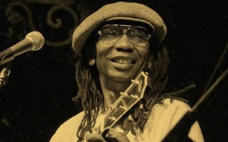 Sir Wicknell Chivhayo’s Tragic Death Shakes Zimbabwe as Zimbabwean mbira and Chimurenga legend, Gwenyambira Thomas ‘Mukanya’ Mapfumo returns home