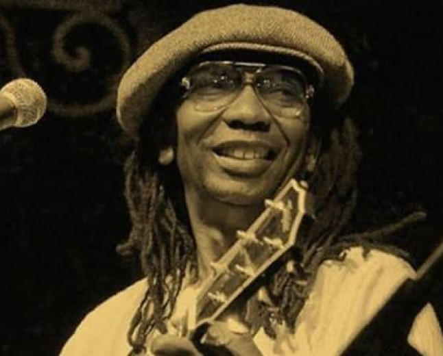 Sir Wicknell Chivhayo’s Tragic Death Shakes Zimbabwe as Zimbabwean mbira and Chimurenga legend, Gwenyambira Thomas ‘Mukanya’ Mapfumo returns home